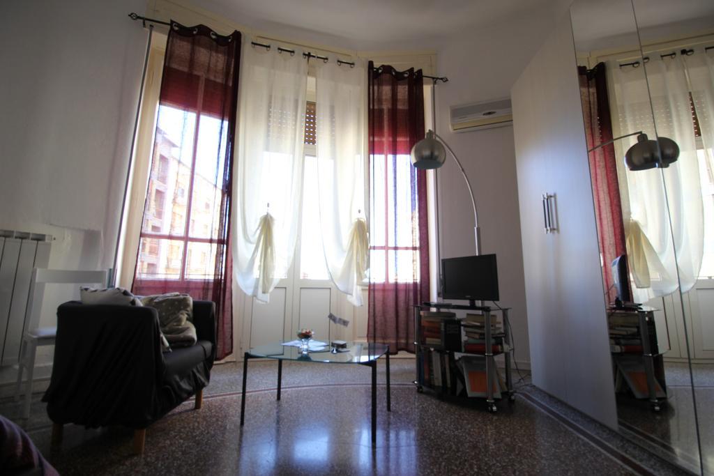 Bed 'N Books Bed & Breakfast Sassari Exterior photo