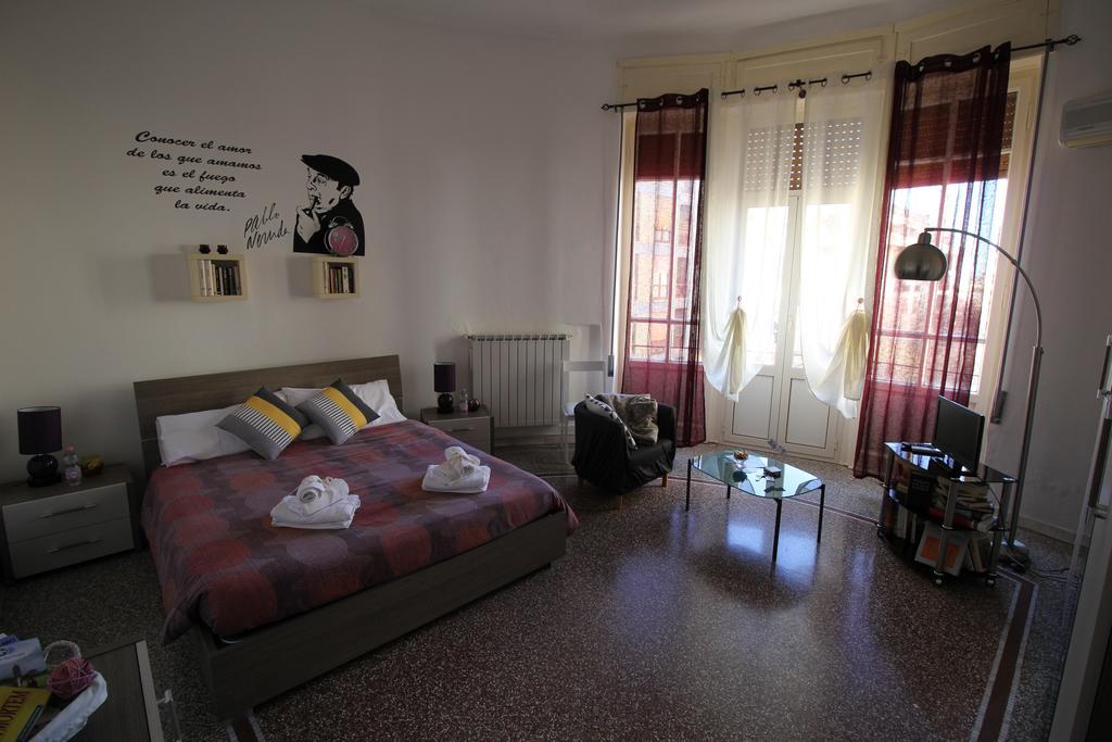 Bed 'N Books Bed & Breakfast Sassari Exterior photo