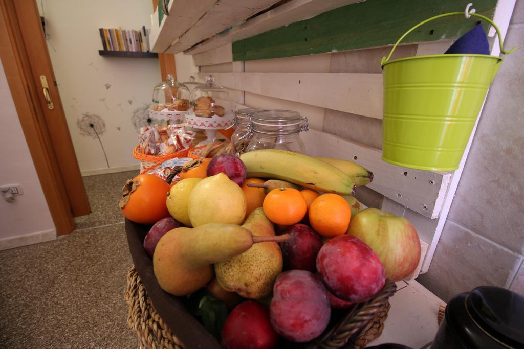 Bed 'N Books Bed & Breakfast Sassari Exterior photo